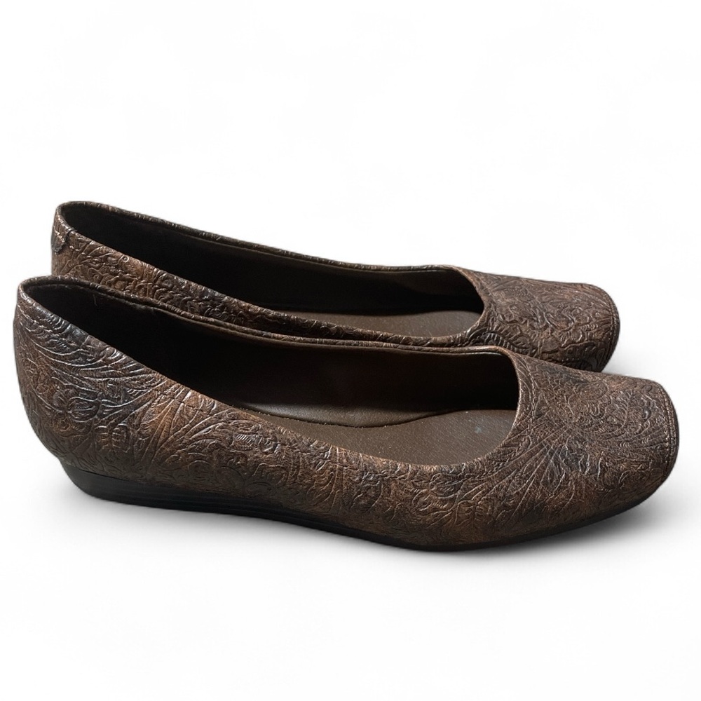 Yuu Brown Textured Flats